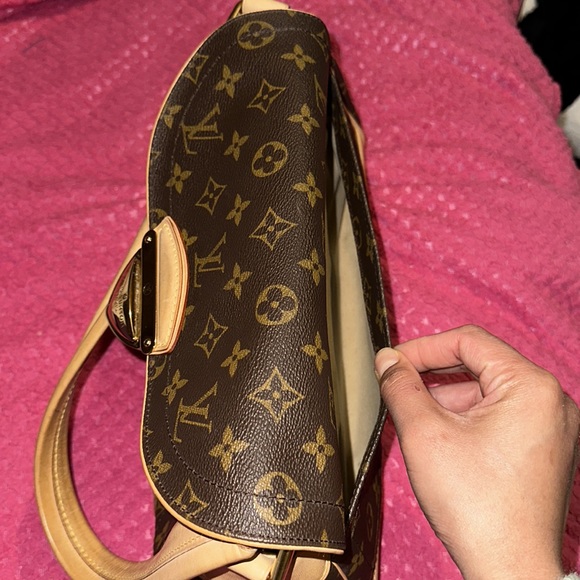 Authentic Louis Vuitton Monogram Beverly MM Bag - Picture 9 of 15